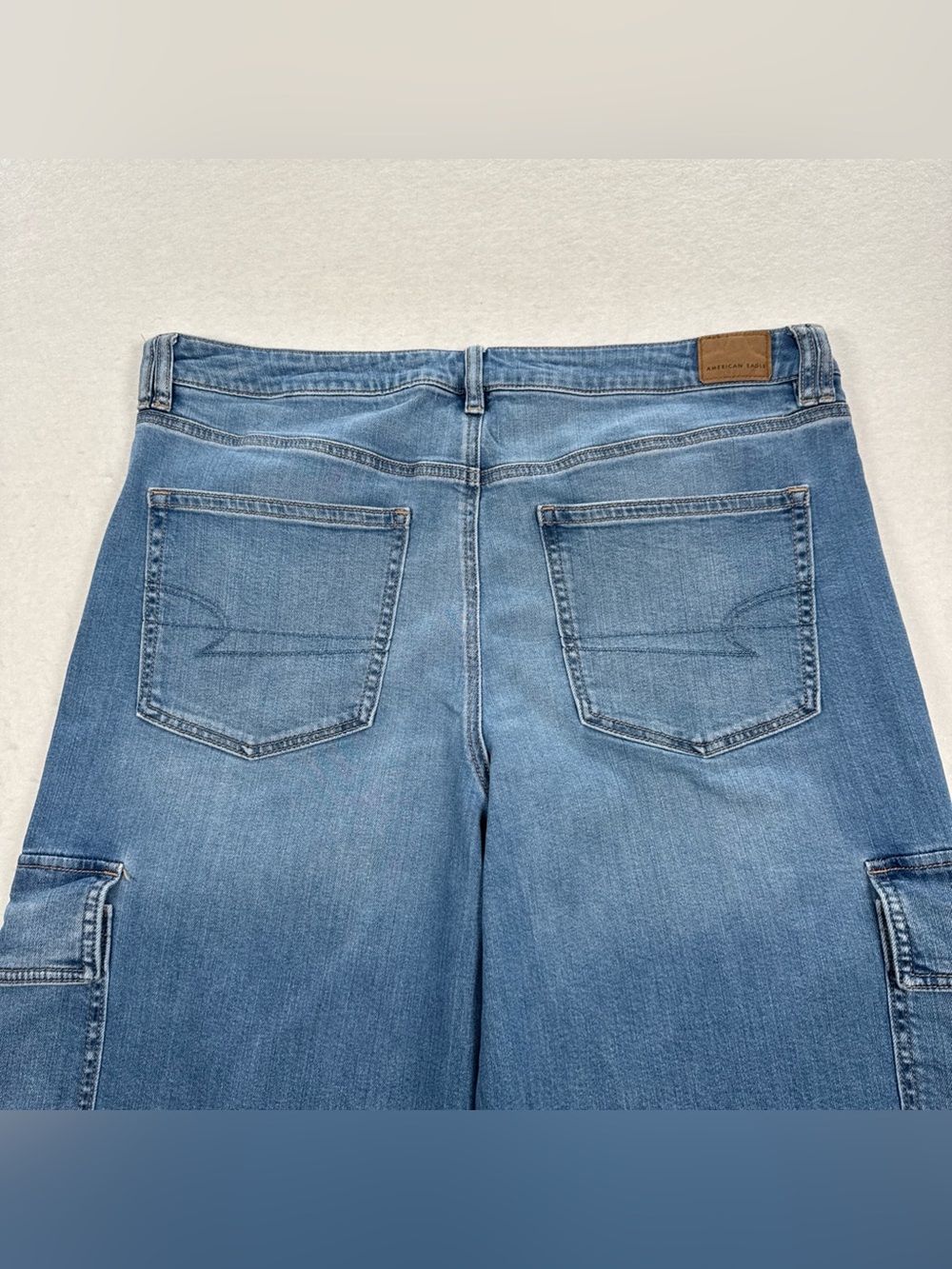 American Eagle Super High-Rise Baggy Wide Leg Cargo Jeans Women’s 18 L Stretch - Picture 4 of 9